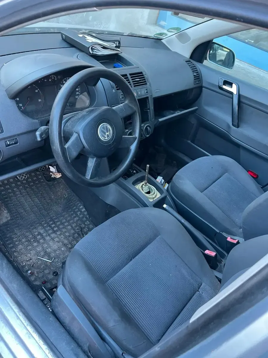 Second-hand VW Polo 75 CP (55 kW) 2003 Andere farben Hatchback