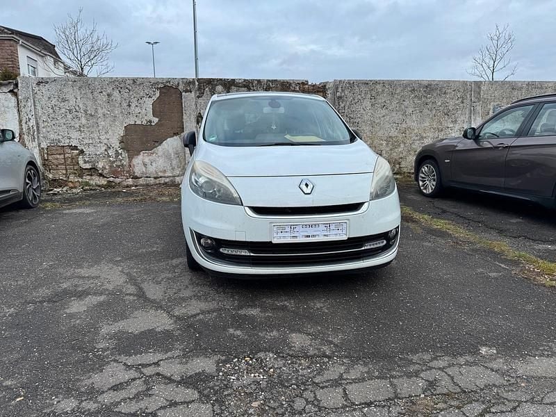 Gebraucht Renault Scénic III Bose Edition 160 PS (117 kW) 2012 Weiß Van / Kleinbus