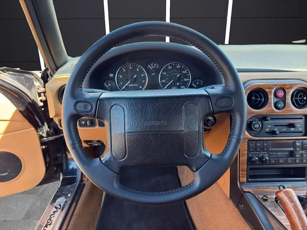 Second-hand Mazda MX5 147 CP (108 kW) 1992 Negru Cabrio