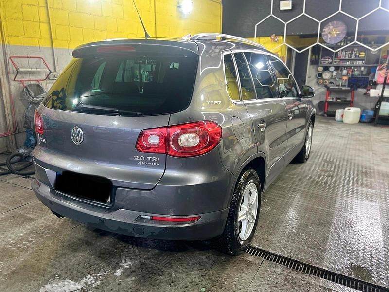 Gebraucht VW Tiguan Team 170 PS (125 kW) 2010 Grau SUV