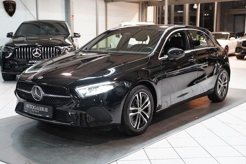 Schwarz Gebraucht 2024 Mercedes A180 Limousine | 26.900 € (Guter Preis) - Bild 1/4