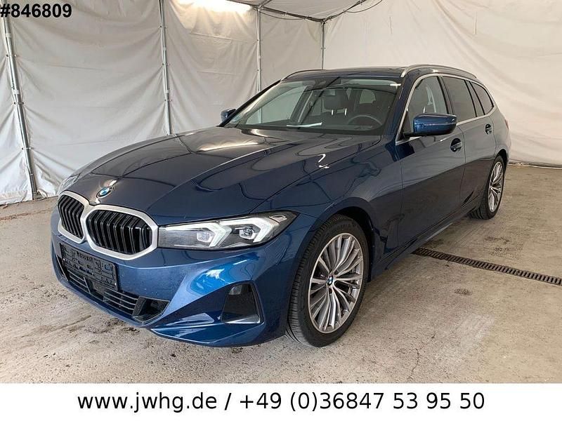 Blau Gebraucht 2023 BMW 320 Sport Line Limousine | 33.950 € (Guter Preis) - Bild 1/4