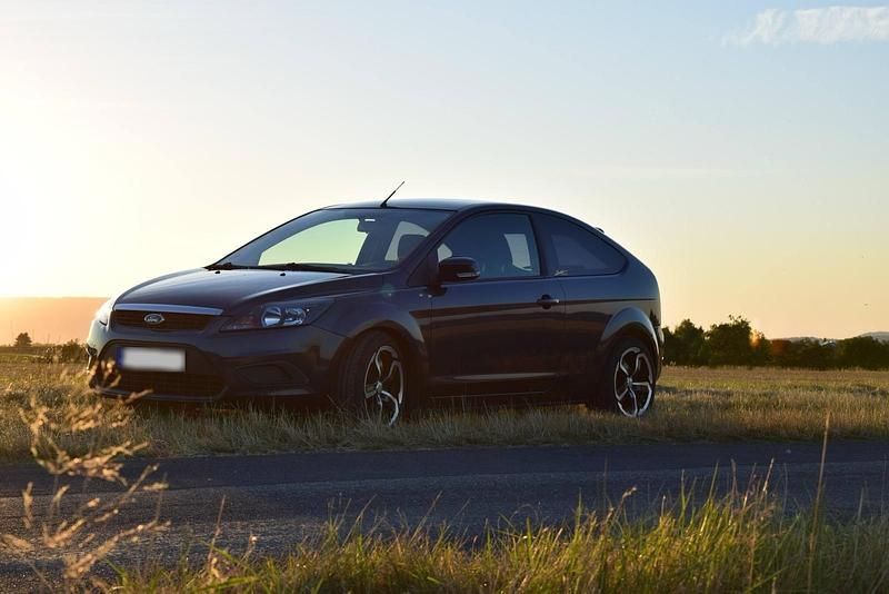 Gebraucht Ford Focus 101 PS (74 kW) 2009 Andere farben Limousine