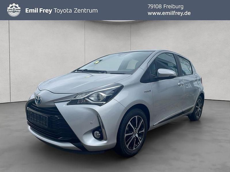 Silber Gebraucht 2018 Toyota Yaris Hybrid Team Limousine | 14.290 € (Fairer Preis) - Bild 1/4
