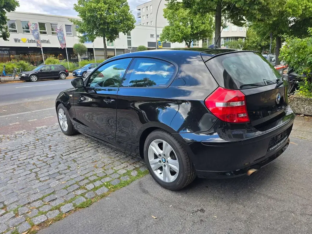 Gebraucht BMW 118 Advantage 143 PS (105 kW) 2011 Schwarz ii Kleinwagen