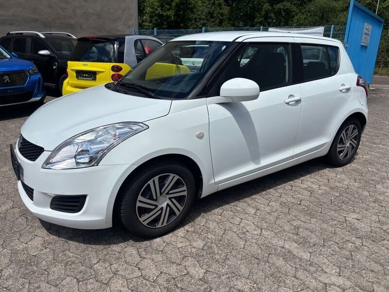 Weiß Gebraucht 2013 Suzuki Swift Club Limousine | 5.900 € (Guter Preis) - Bild 1/4