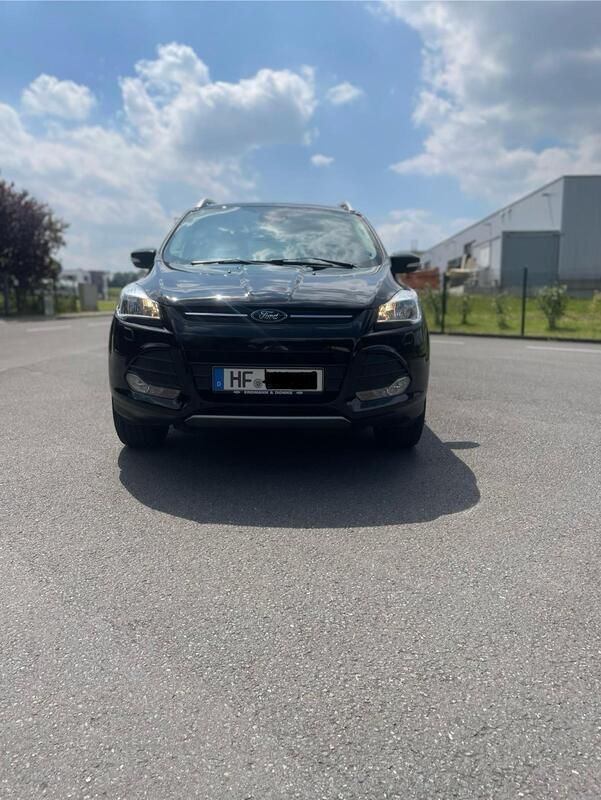 Schwarz Gebraucht 2016 Ford Kuga SYNC Edition SUV | 13.599 € (Guter Preis) - Bild 1/4