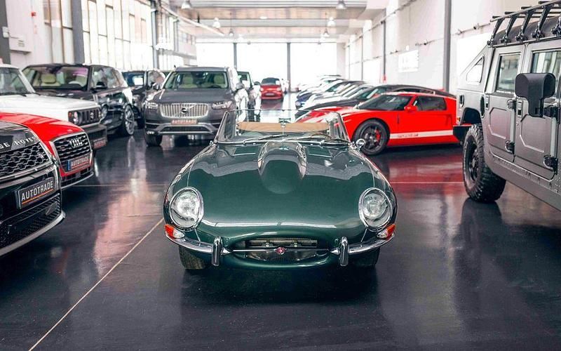 Second-hand Jaguar E-Type 269 CP (197 kW) 1961 Verde Cabrio