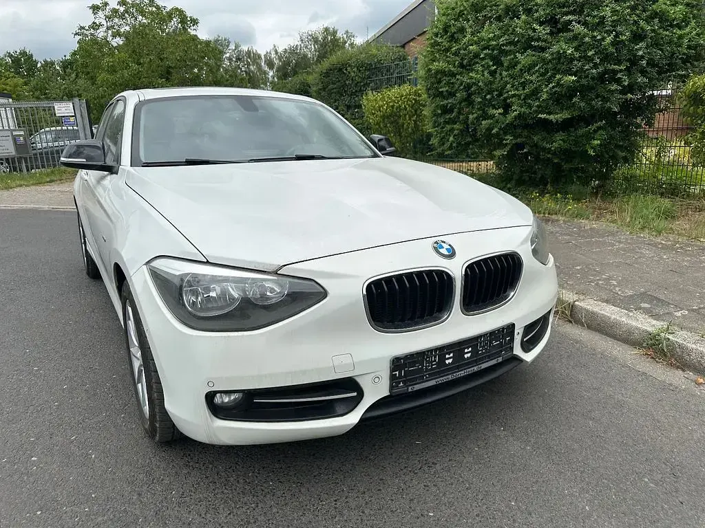 Gebraucht BMW 120 Performance 184 PS (135 kW) 2014 Weiß Kleinwagen