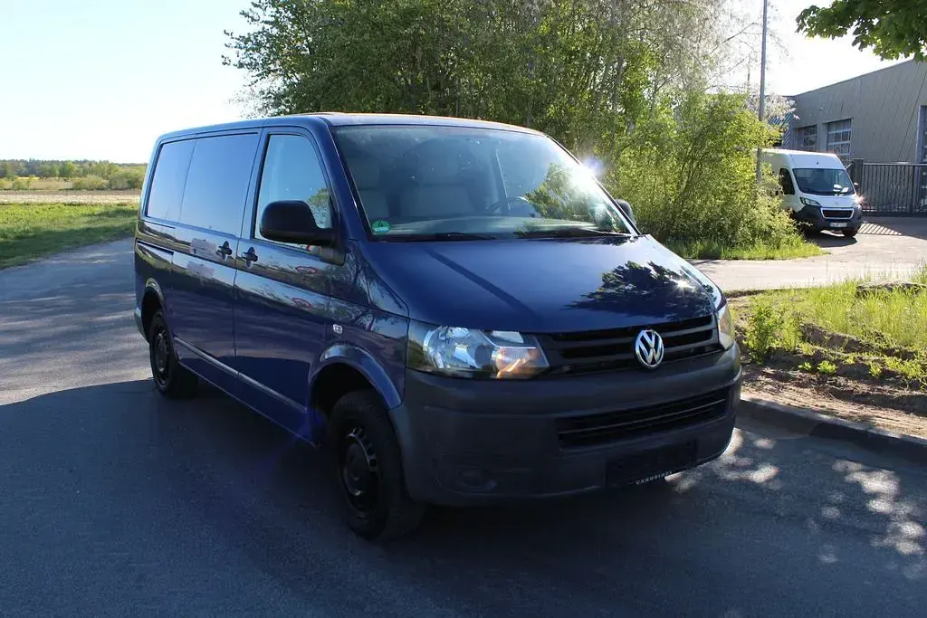 Second-hand VW Transporter 140 CP (102 kW) 2010 Albastru Van