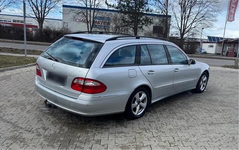 Gebraucht Mercedes E220 Avantgarde 150 PS (110 kW) 2005 Silber Kombi