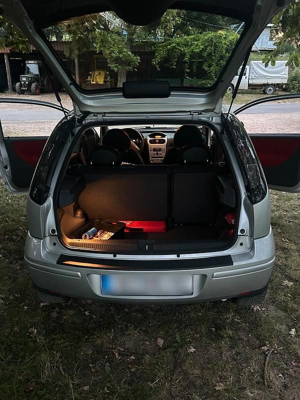 Gebraucht Opel Corsa 80 PS (58 kW) 2005 Silber Kleinwagen