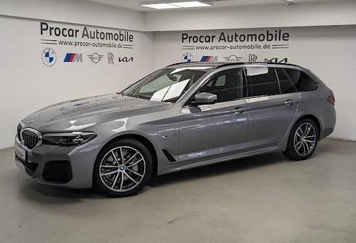 Gebraucht BMW 530e Shadowline 292 PS (214 kW) 2022 Grau Kombi