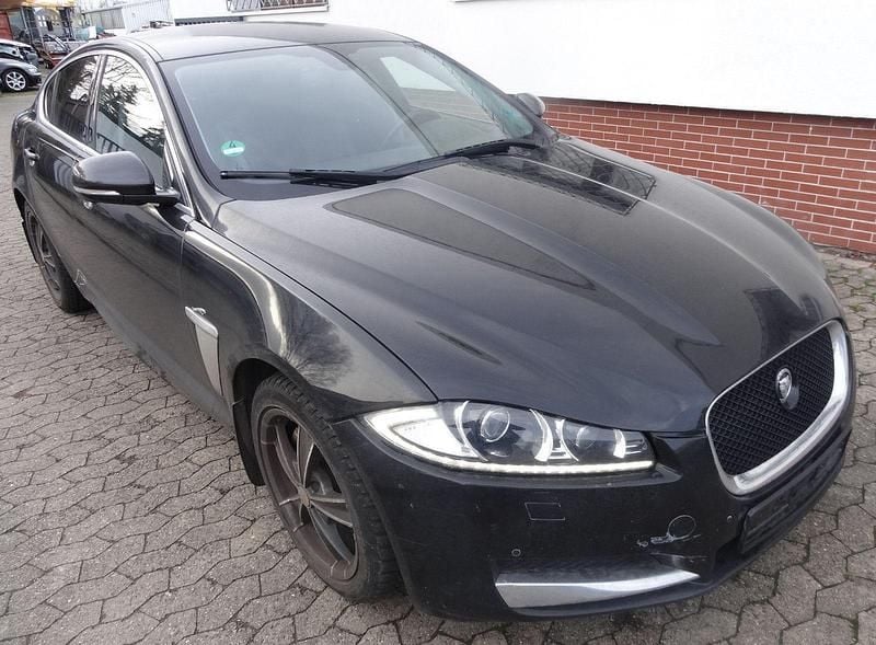 Schwarz Gebraucht 2013 Jaguar XF Limousine | 5.490 € (Superpreis) - Bild 1/4