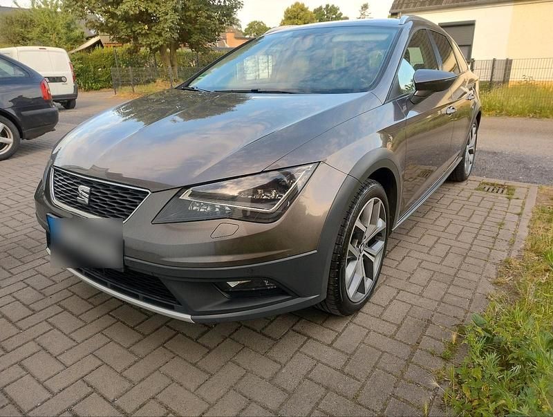 Grau Gebraucht 2015 Seat Leon X-Perience Xperience Kombi | 9.500 € (Guter Preis) - Bild 1/4