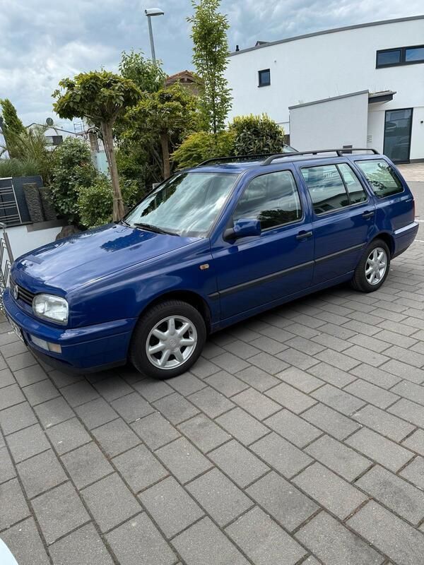 Blau Gebraucht 1996 VW Golf III Kombi | 2.290 € - Bild 1/4