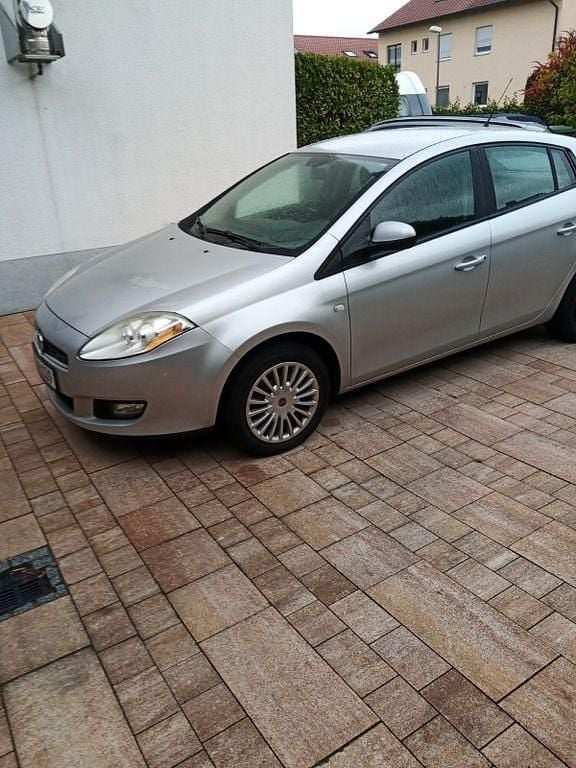 Silber Gebraucht 2008 Fiat Bravo Active Kleinwagen | 1.950 € (Guter Preis) - Bild 1/4