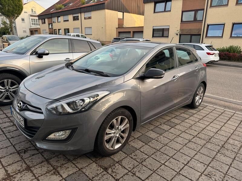 Gebraucht 2014 Hyundai i30 Edition Kleinwagen | 7.200 € - Bild 1/4