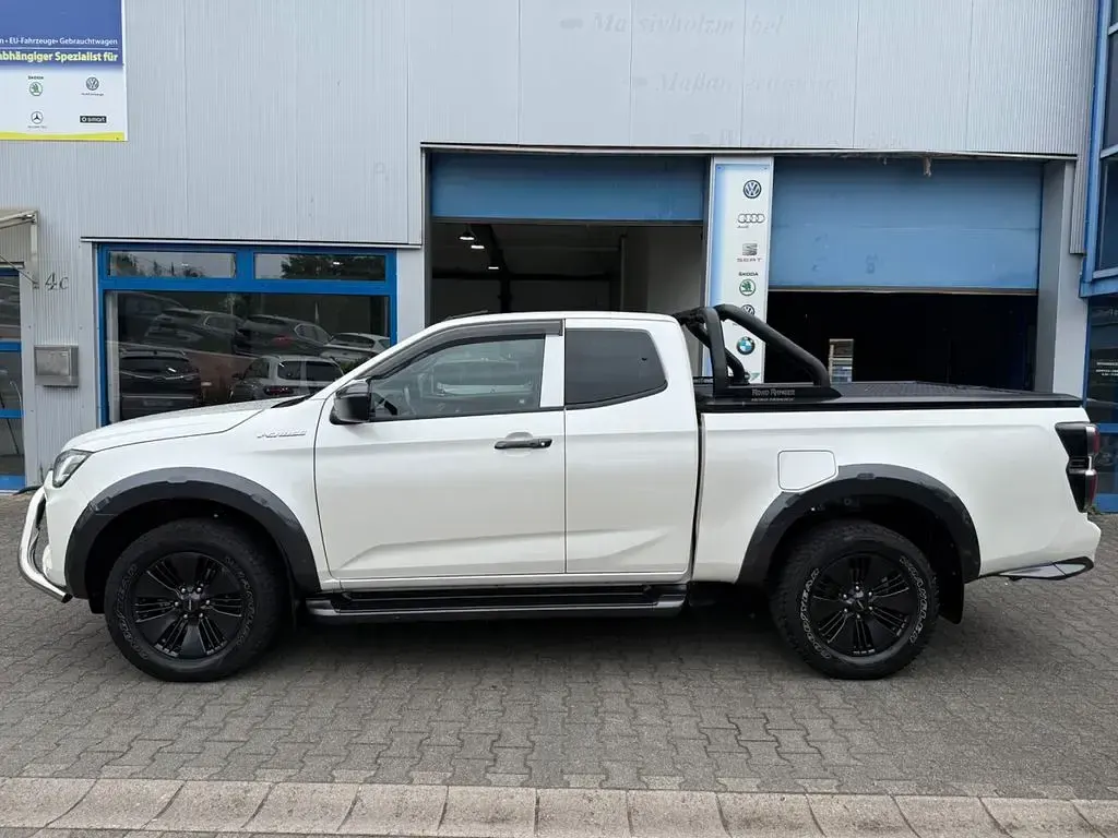 Gebraucht Isuzu D-Max 163 PS (119 kW) 2021 Weiß Pickup