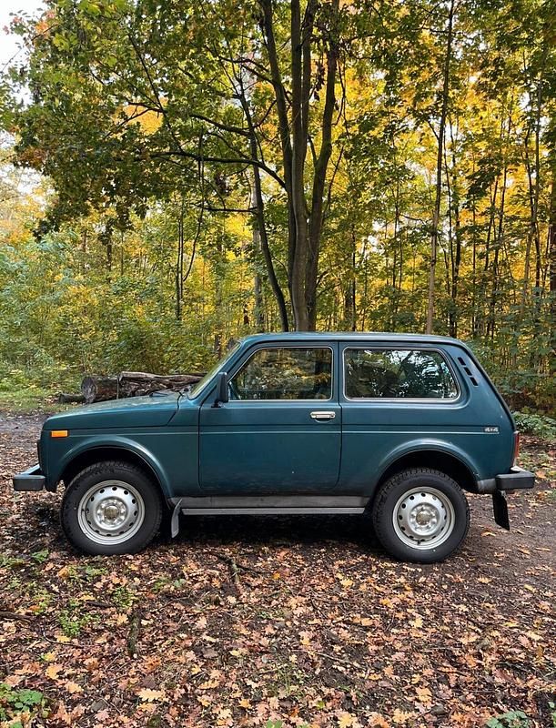 Gebraucht Lada niva 82 PS (60 kW) 2002 Grün SUV