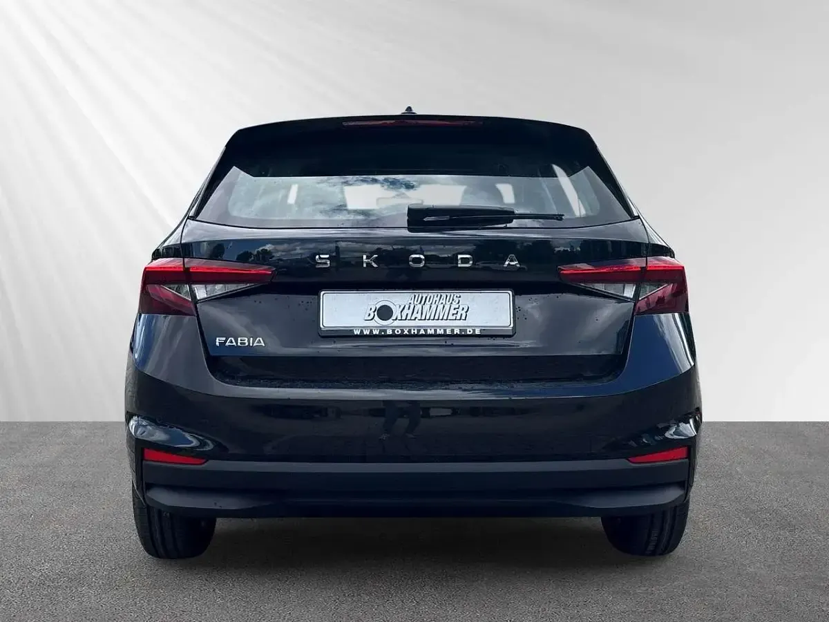 Neu Skoda Fabia Selection 95 PS (69 kW) 2025 Grau Kleinwagen