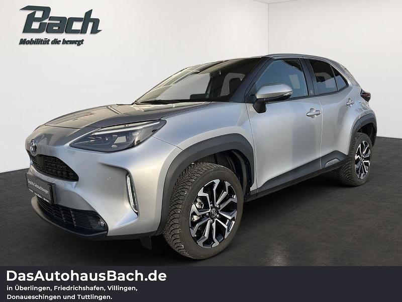 Silber Gebraucht 2024 Toyota Yaris Cross Team SUV | 23.990 € - Bild 1/4