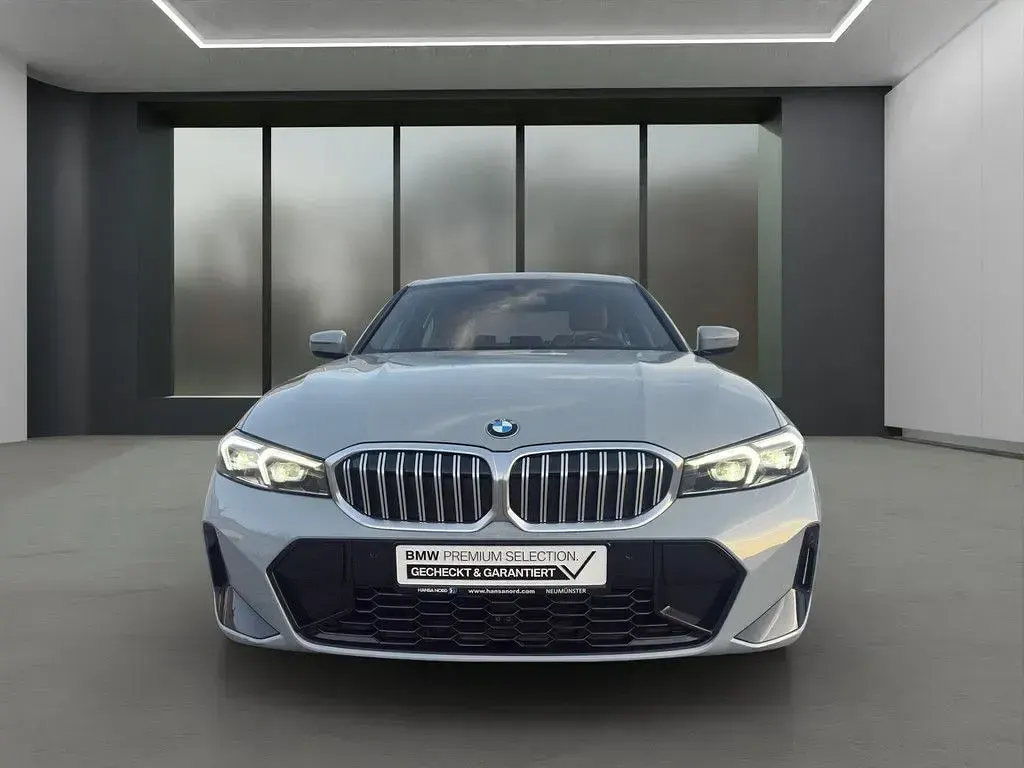 Gebraucht BMW 318 M Sport 156 PS (114 kW) 2025 Grau Limousine