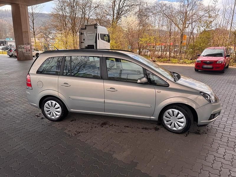 Gebraucht Opel Zafira 110 PS (80 kW) 2007 Andere farben Van / Kleinbus