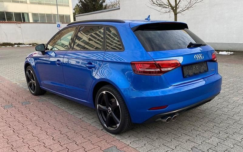 Gebraucht Audi A3 Sport 150 PS (110 kW) 2017 Blau Limousine