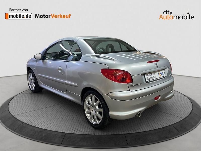 Gebraucht Peugeot 206 CC Platinum 109 PS (80 kW) 2005 Grau Cabrio
