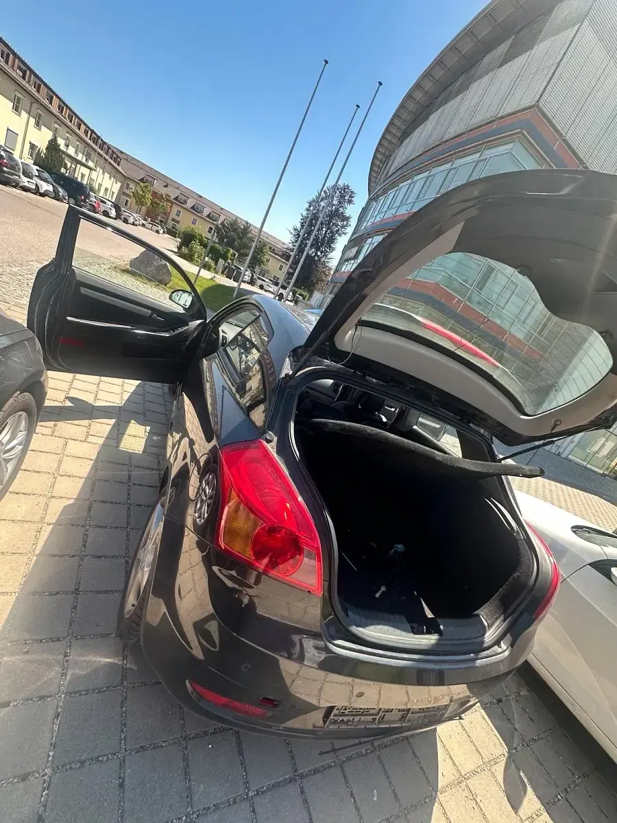 Gebraucht Kia Ceed 160 PS (117 kW) 2008 Schwarz Kleinwagen
