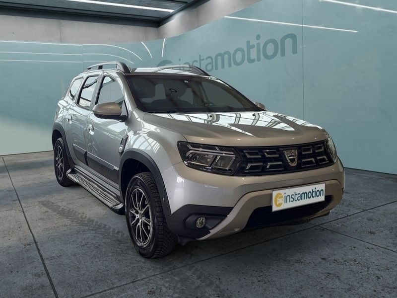 Grau Gebraucht 2021 Dacia Duster Prestige SUV | 18.480 € (Etwas zu teuer) - Bild 1/4