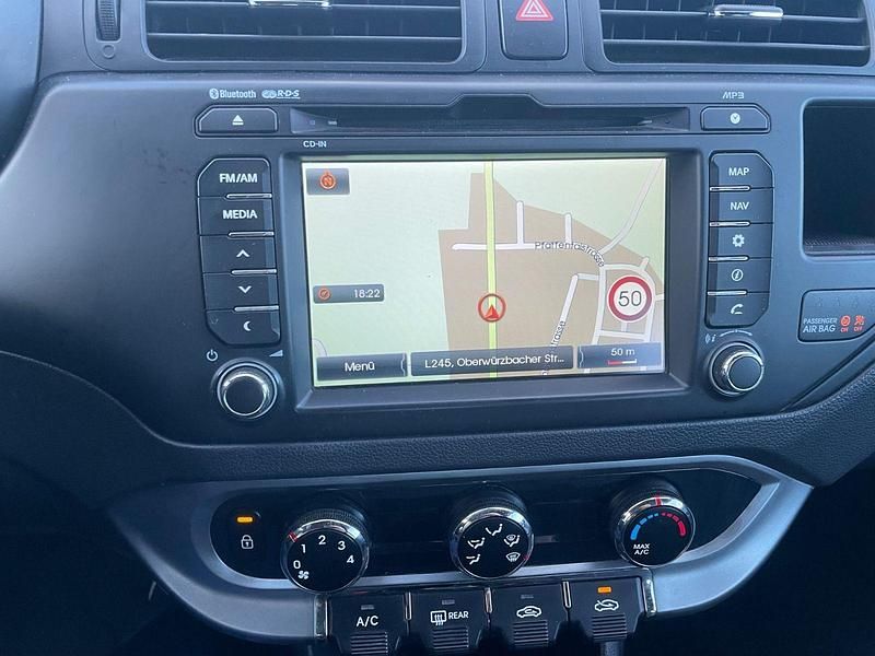 Gebraucht Kia Rio Edition 7 86 PS (63 kW) 2014 Silber Kleinwagen