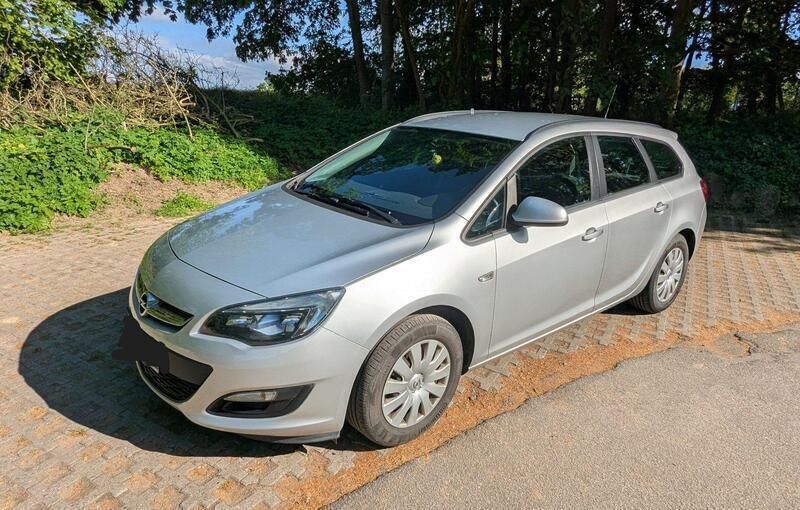 Silber Gebraucht 2014 Opel Astra Edition Kombi | 6.200 € (Fairer Preis) - Bild 1/4