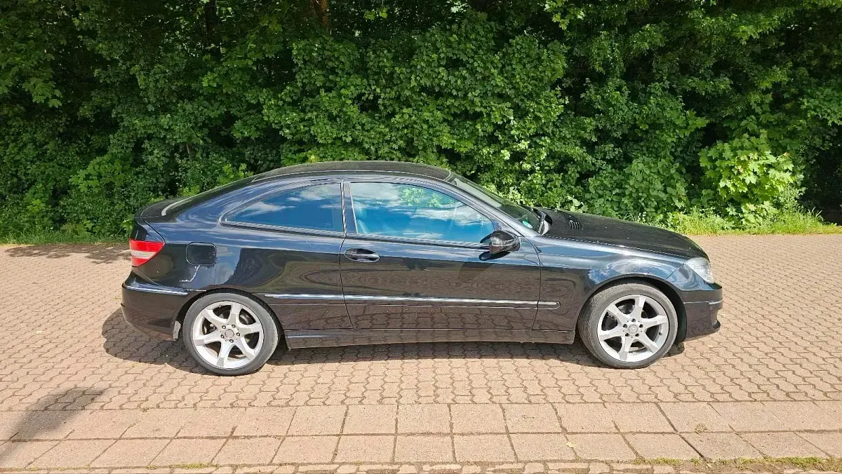 Gebraucht Mercedes CLC200 122 PS (89 kW) 2010 Schwarz Kleinwagen