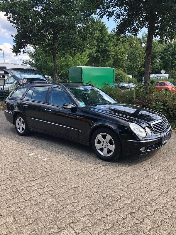 Blau Gebraucht 2004 Mercedes E270 Kombi | 4.299 € (Guter Preis) - Bild 1/4