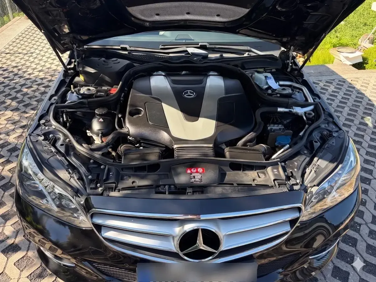 Gebraucht Mercedes E300 231 PS (169 kW) 2015 Schwarz Kombi