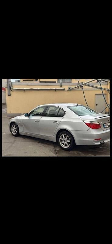 Silber Gebraucht 2004 BMW 520 Kleinwagen | 1.300 € (Superpreis) - Bild 1/4