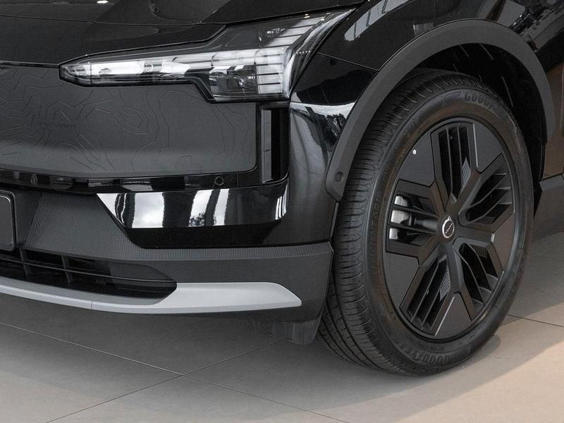 Neu Volvo EX30 CC Performance 314 kW (428 PS) 2025 Schwarz SUV