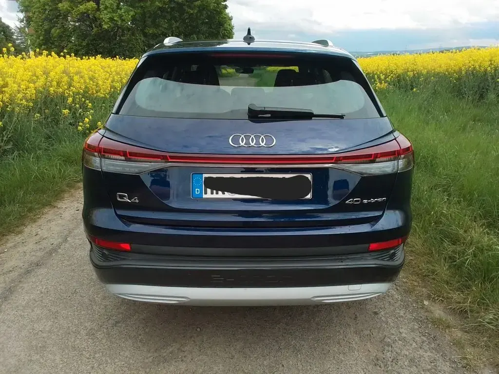 Second-hand Audi Q4 e-tron 150 kW (204 CP) 2022 Albastru SUV