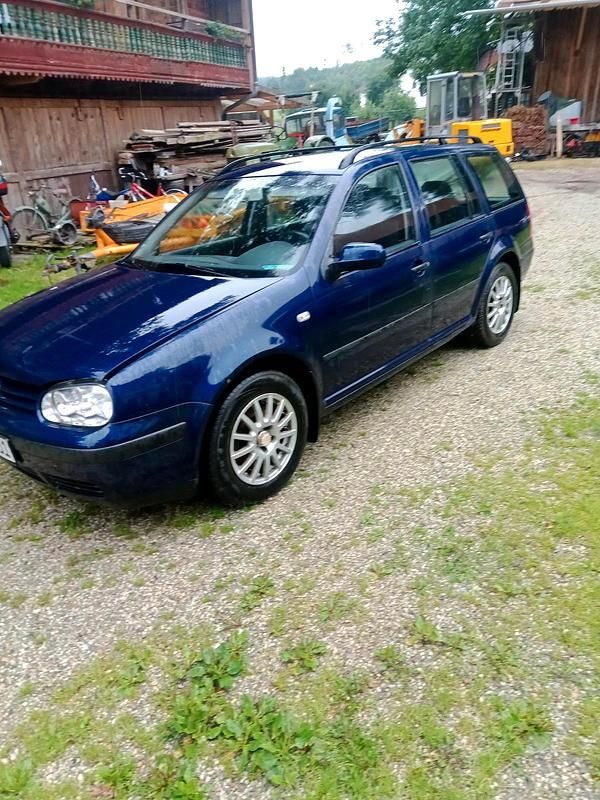 Blau Gebraucht 2001 VW Golf IV Kombi | 3.900 € (Teuer) - Bild 1/4