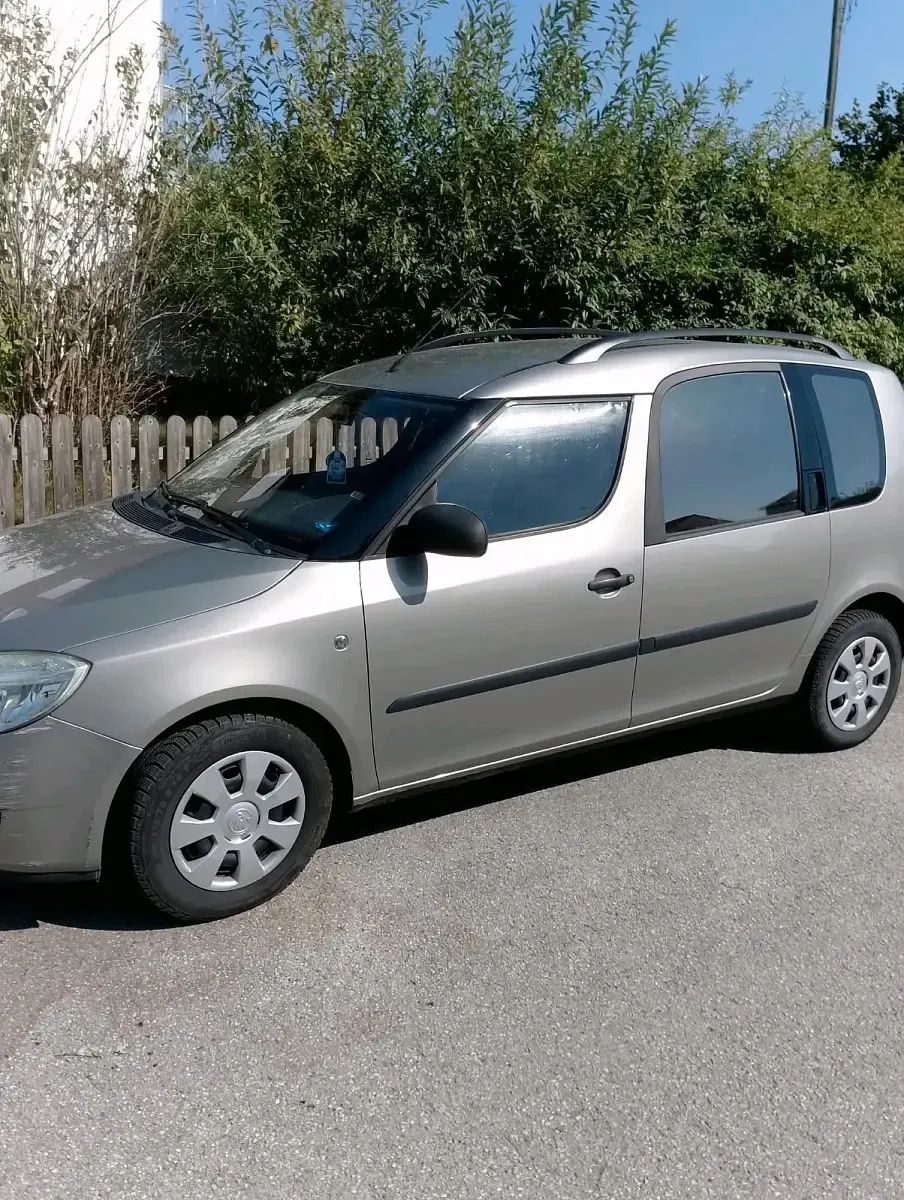Gebraucht Skoda Roomster 85 PS (62 kW) 2009 Andere farben Van / Kleinbus