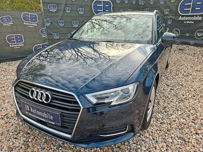 Second-hand Audi A3 Design 150 CP (110 kW) 2018 Albastru Berlinǎ