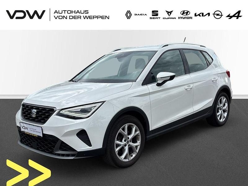 Weiß Gebraucht 2023 Seat Arona FR SUV | 20.450 € (Fairer Preis) - Bild 1/4