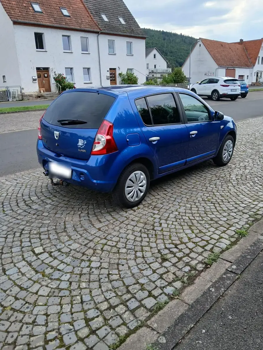 Gebraucht Dacia Sandero 75 PS (55 kW) 2009 Blau Kombi
