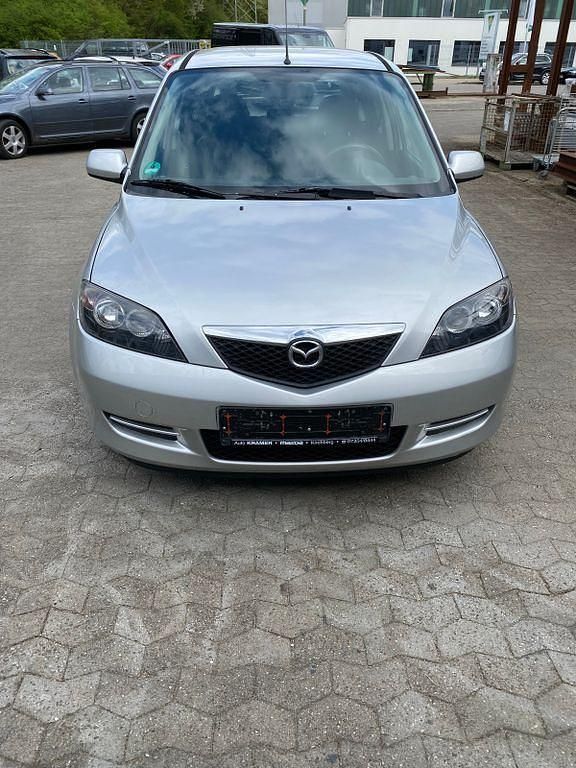 Silber Gebraucht 2007 Mazda 2 Active Limousine | 1.100 € (Fairer Preis) - Bild 1/4