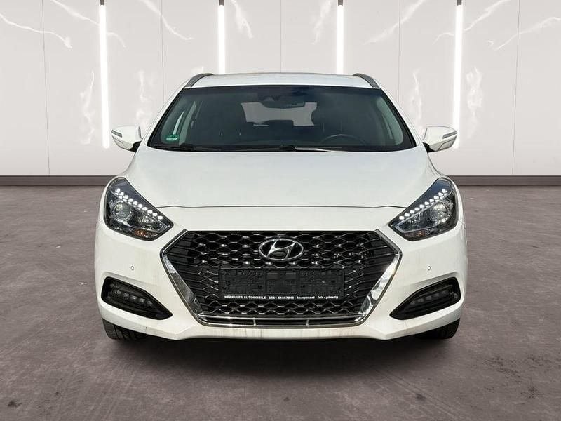 Gebraucht Hyundai i40 Space 136 PS (100 kW) 2019 Weiß Kombi