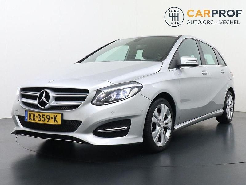 Grau Gebraucht 2016 Mercedes B180 Ambition Van / Kleinbus | 16.395 € (Etwas zu teuer) - Bild 1/4