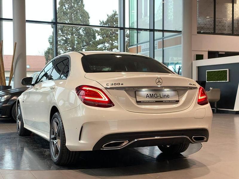 Gebraucht Mercedes C300e AMG 320 PS (235 kW) 2021 Weiß Limousine