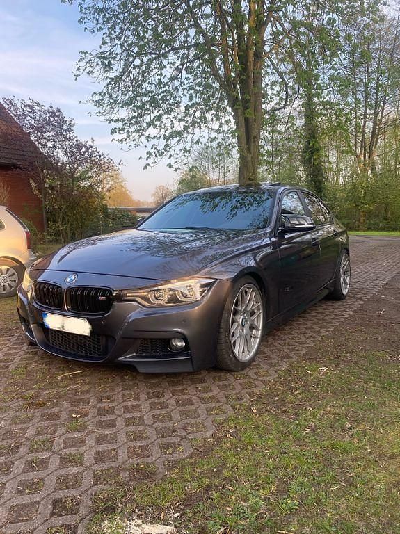 Grau Gebraucht 2013 BMW 328 M Sport Limousine | 11.800 € (Fairer Preis) - Bild 1/4